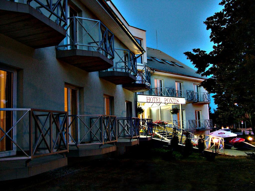Pontis Hotel Biatorbágy Exterior foto