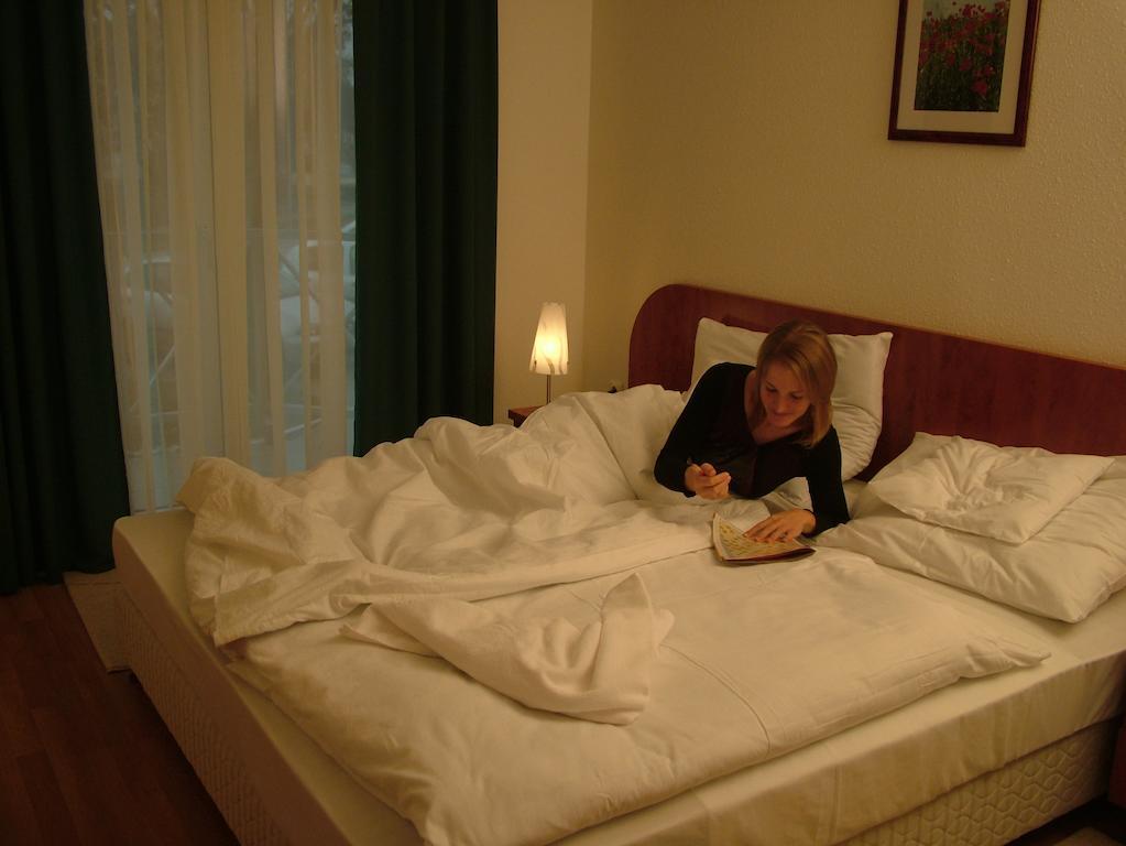 Pontis Hotel Biatorbágy Quarto foto